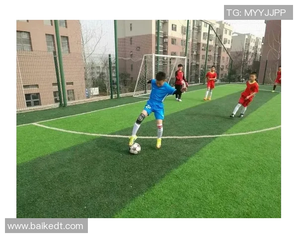 足球明星魅力无限的精彩画作展现与欣赏之旅