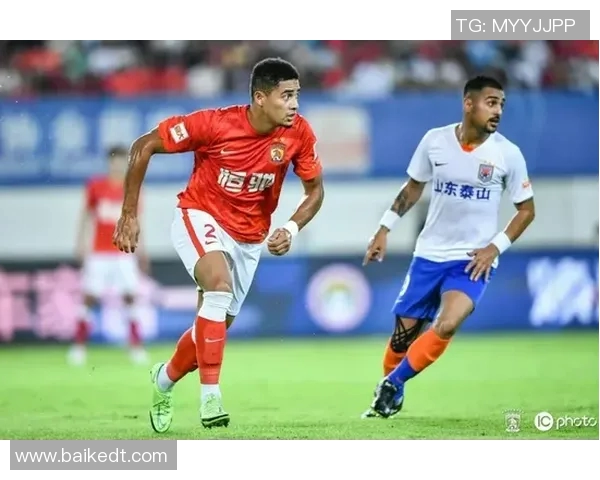 深入解析足球明星球员位置及其战术角色图解助你更好理解比赛动态