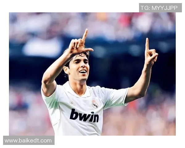 足球明星庆祝动作壁纸展现激情与荣耀的瞬间尽在掌握之中