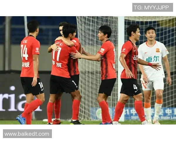 武汉足球队在总决赛中的灵活性表现与战术调整分析 武汉足球队在总决赛中的灵活性表现与战术调整分析